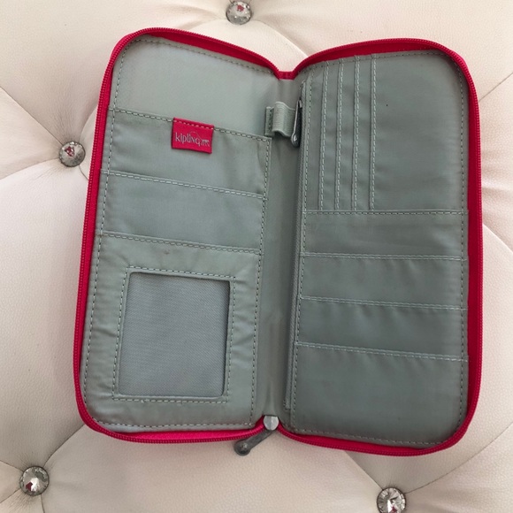 SOLD🐥Kipling Pink Extra Large Travel Passport - Picture 4 of 5